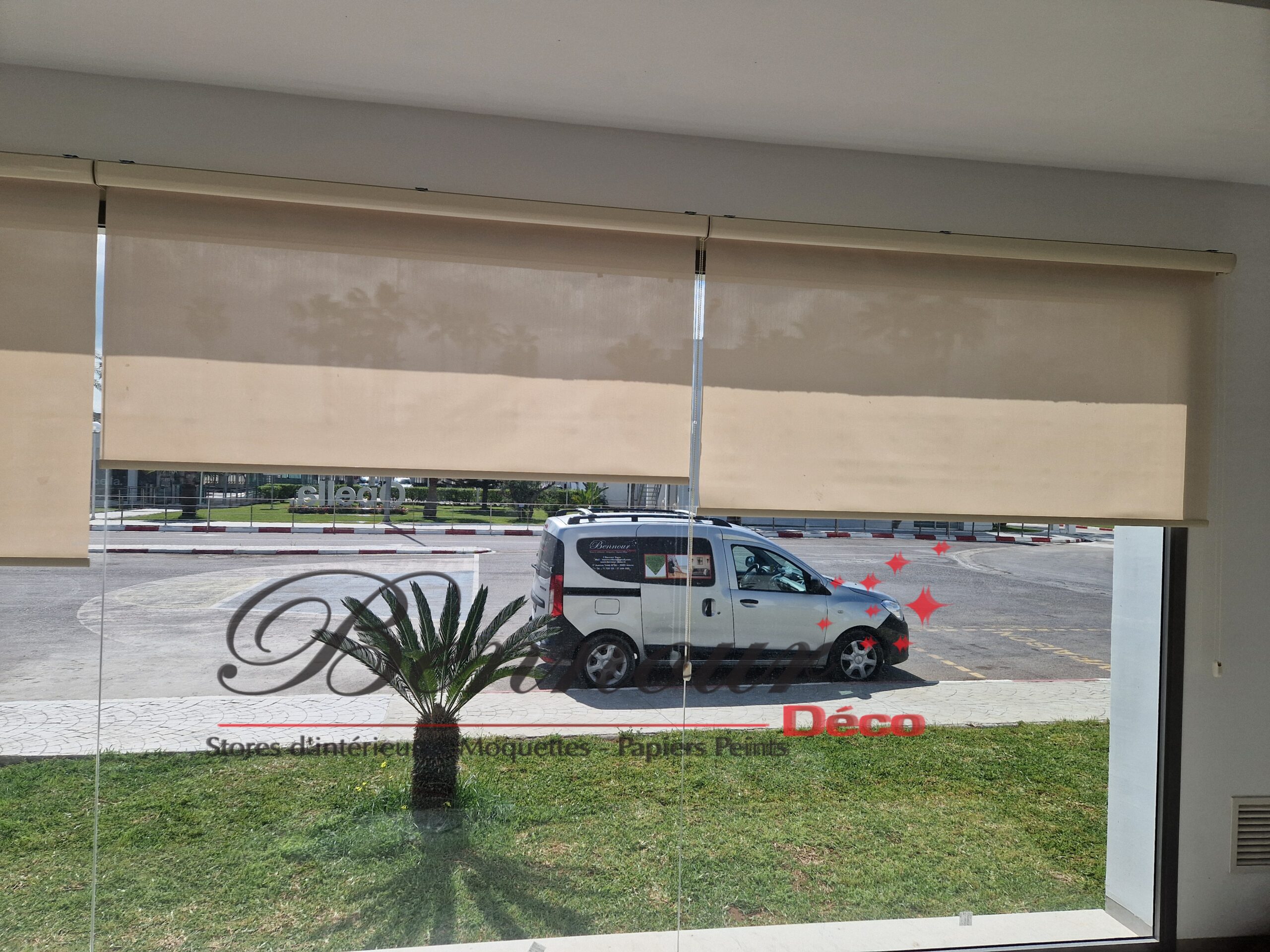 Store rouleau screen sur mesure et sur commande posé par Bennour Déco