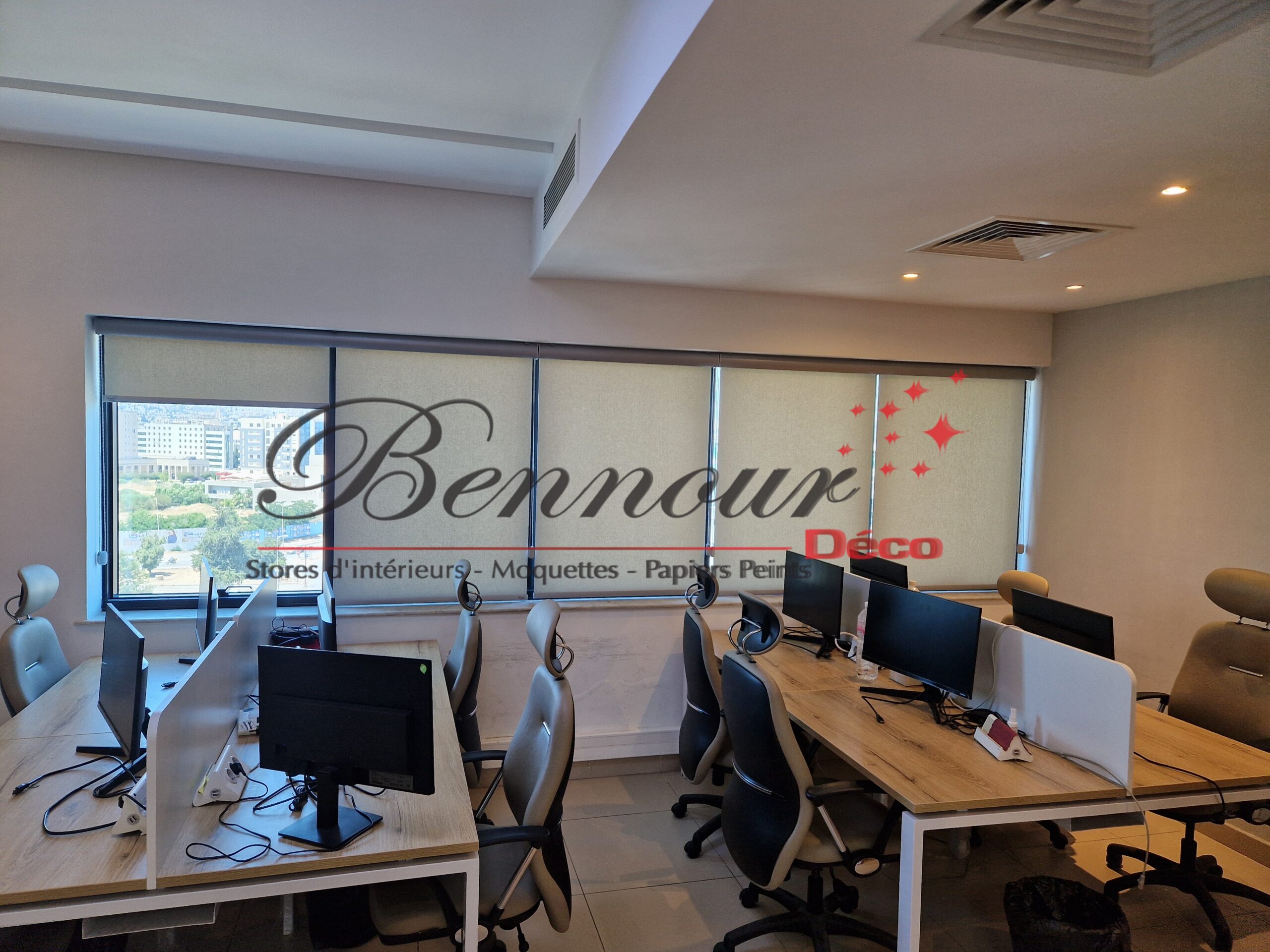 Stores rouleau semi blackout posé par BENNOUR DECO