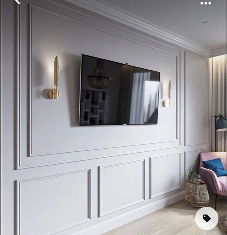 Moulures décoratives posé dans un mur TV moderne