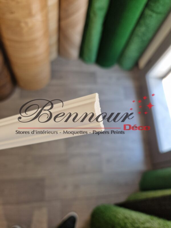 MOULURES DECORATIVES BLANC UNI 290 CM ; LARGEUR 4 CM