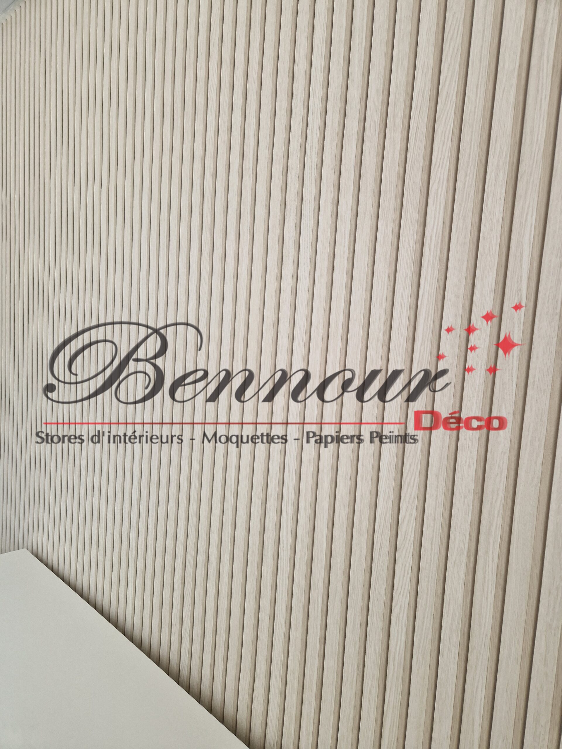 Photo papier peint posé dans un bureau