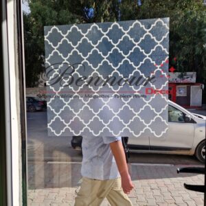 Film adhésif vitre posé chez Bennour Déco