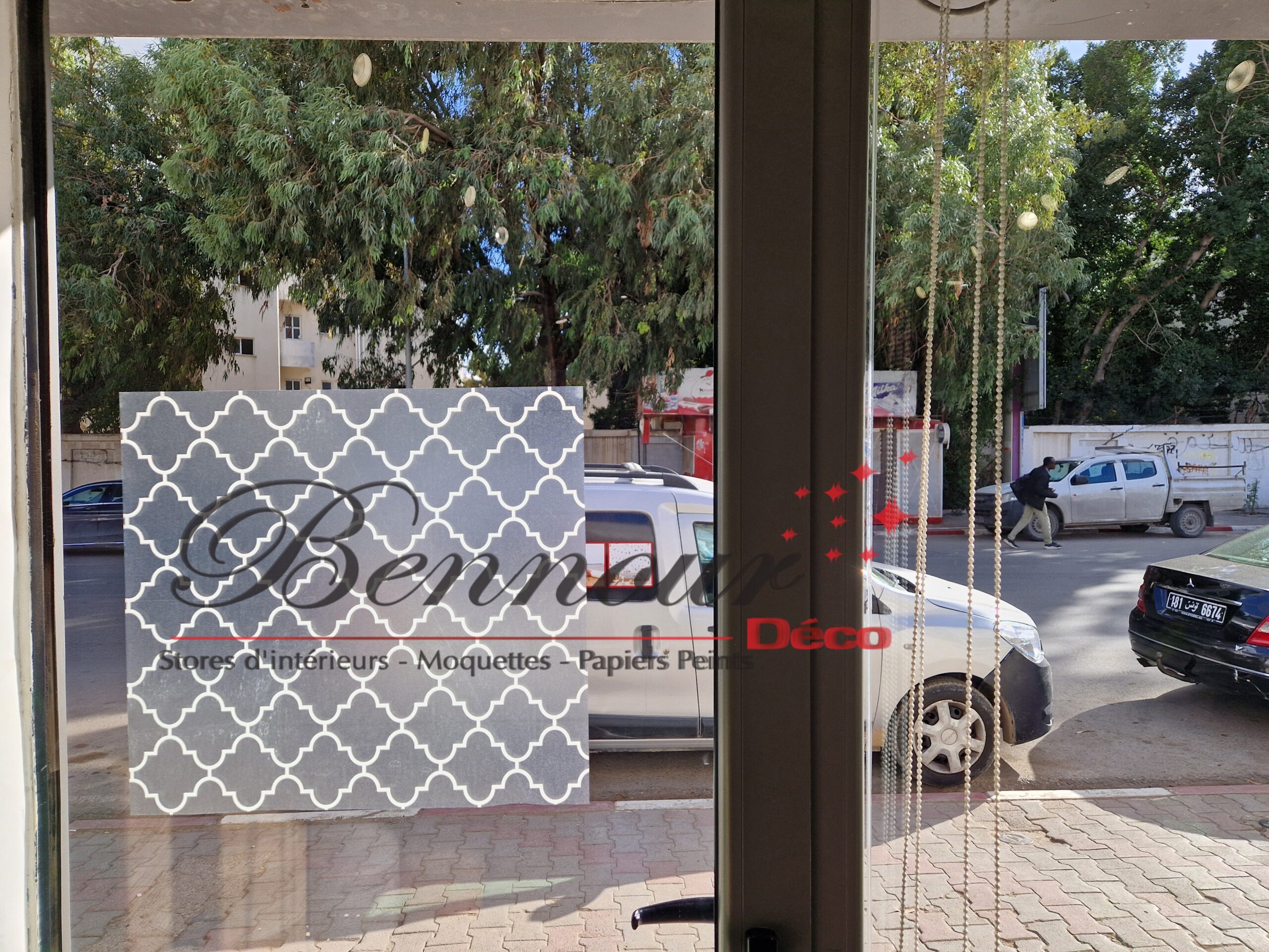Film adhésif vitre posé chez Bennour Deco