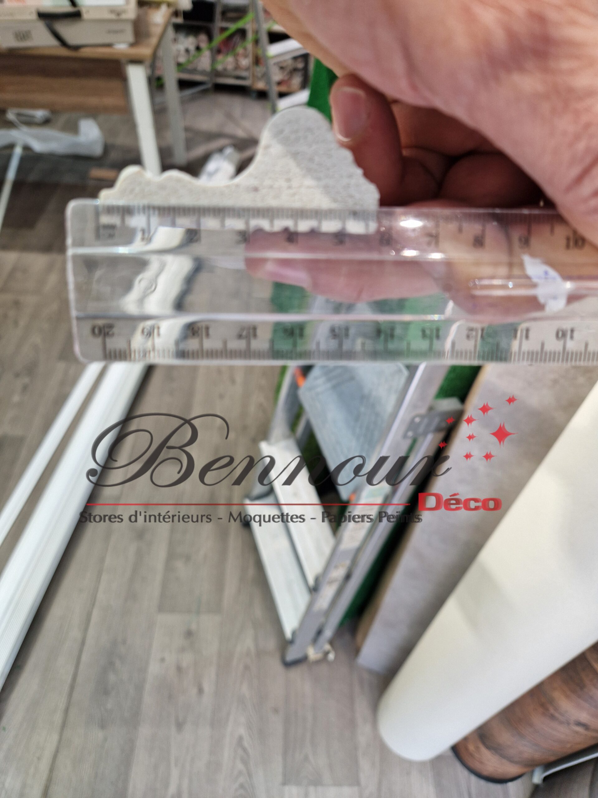 Cimaise murale de 5,7 cm