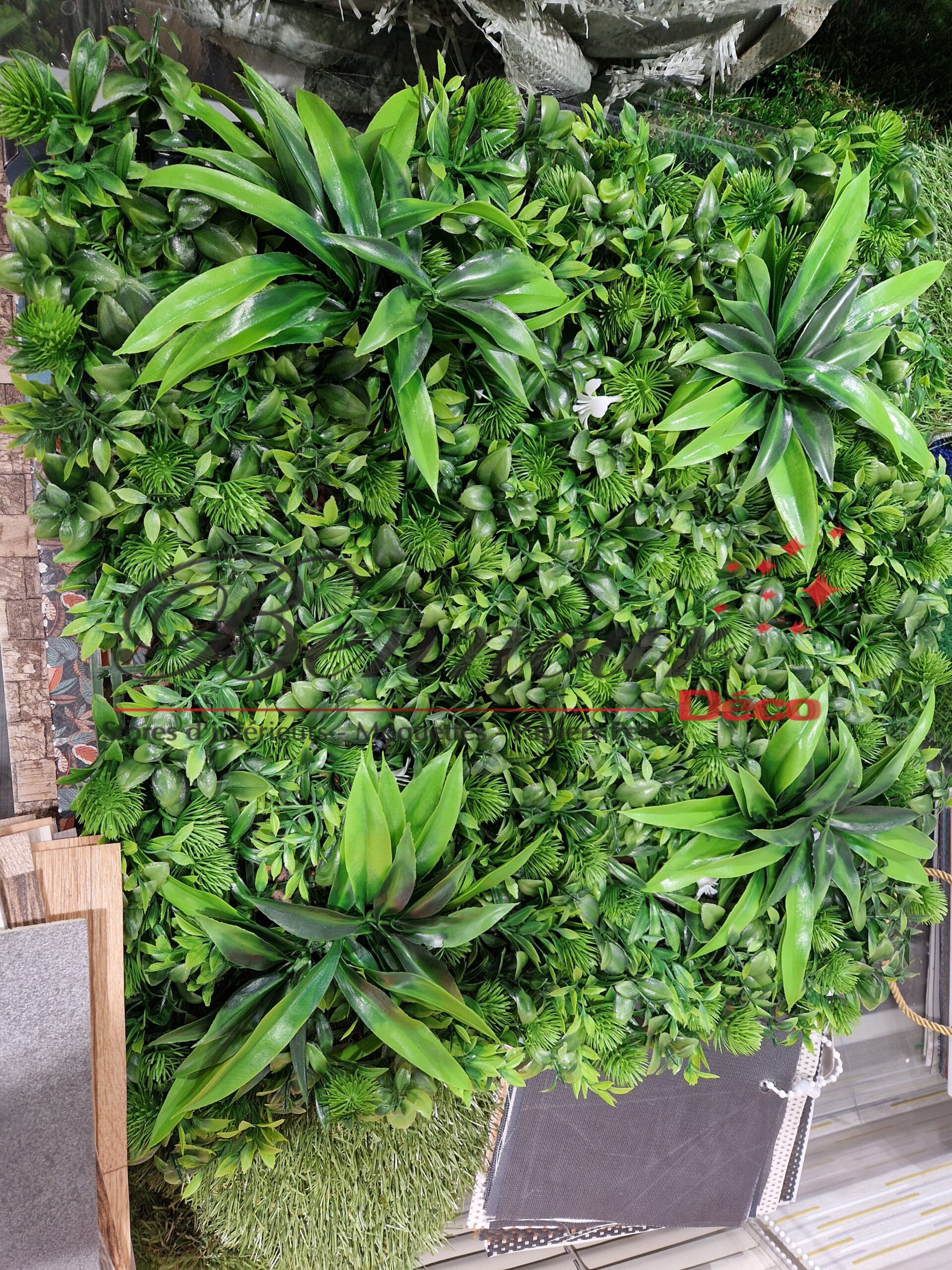 Mur végétal 50 cm x 50 cm disponible chez Bennour Déco